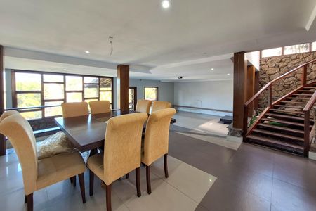 Casa de condomínio para alugar com 470m², 5 quartos e 2 vagas Casa de condomínio para alugar com 470m², 5 quartos e 2 vagasSala