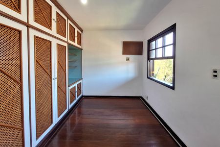 Casa de condomínio para alugar com 470m², 5 quartos e 2 vagas Casa de condomínio para alugar com 470m², 5 quartos e 2 vagasQuarto 2
