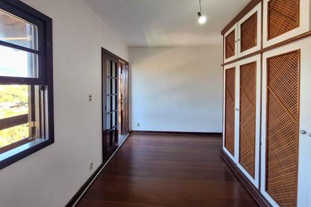 Casa de condomínio para alugar com 470m², 5 quartos e 2 vagas Casa de condomínio para alugar com 470m², 5 quartos e 2 vagasQuarto 2