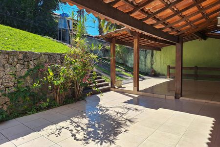 Quintal de casa de condomínio à venda com 4 quartos, 390m² em Badu, Niterói