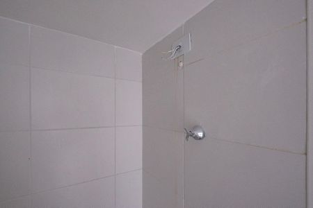 Banheiro de kitnet/studio à venda com 1 quarto, 28m² em Pinheiros, São Paulo