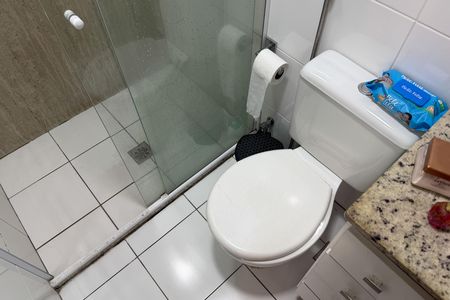 Banheiro da Suíte de apartamento para alugar com 2 quartos, 60m² em Vila Matias, Santos