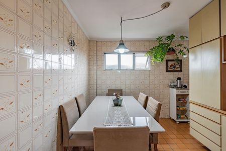 Cozinha de apartamento à venda com 3 quartos, 238m² em Vila Santo Estefano, São Paulo