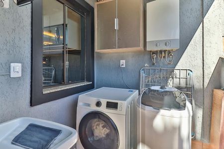 Casa à venda com 133m², 3 quartos e 2 vagas Casa à venda com 133m², 3 quartos e 2 vagasÁrea de serviço