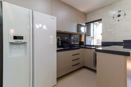 Casa à venda com 133m², 3 quartos e 2 vagas Casa à venda com 133m², 3 quartos e 2 vagasCozinha