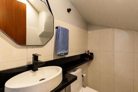 Casa à venda com 133m², 3 quartos e 2 vagas Casa à venda com 133m², 3 quartos e 2 vagasBanheiro