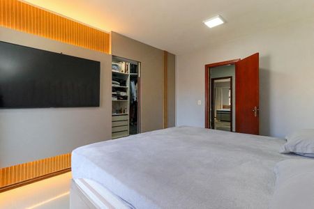 Casa à venda com 133m², 3 quartos e 2 vagas Casa à venda com 133m², 3 quartos e 2 vagasQuarto