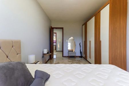 Casa à venda com 133m², 3 quartos e 2 vagas Casa à venda com 133m², 3 quartos e 2 vagasQuarto
