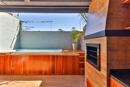 Casa à venda com 133m², 3 quartos e 2 vagas Casa à venda com 133m², 3 quartos e 2 vagasÁrea externa