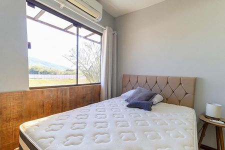 Casa à venda com 133m², 3 quartos e 2 vagas Casa à venda com 133m², 3 quartos e 2 vagasQuarto