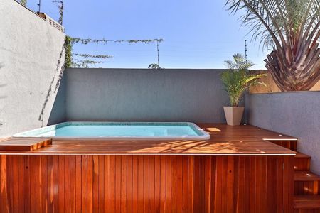 Casa à venda com 133m², 3 quartos e 2 vagas Casa à venda com 133m², 3 quartos e 2 vagasÁrea externa