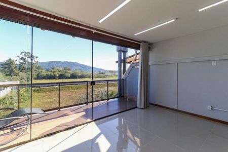 Casa à venda com 133m², 3 quartos e 2 vagas Casa à venda com 133m², 3 quartos e 2 vagasVaranda