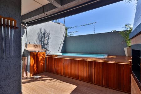 Casa à venda com 133m², 3 quartos e 2 vagas Casa à venda com 133m², 3 quartos e 2 vagasÁrea externa