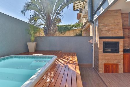 Casa à venda com 133m², 3 quartos e 2 vagas Casa à venda com 133m², 3 quartos e 2 vagasÁrea externa