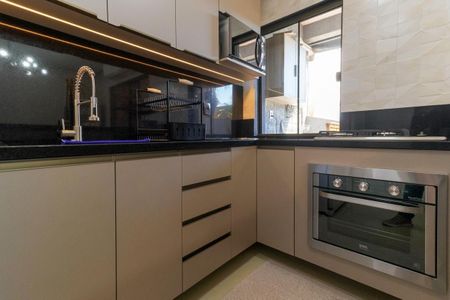 Casa à venda com 133m², 3 quartos e 2 vagas Casa à venda com 133m², 3 quartos e 2 vagasCozinha
