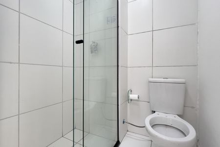 Banheiro de apartamento para alugar com 2 quartos, 34m² em Parque Cecap, Guarulhos
