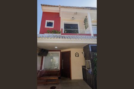 Fachada de casa à venda com 2 quartos, 98m² em Campo Grande, Rio de Janeiro