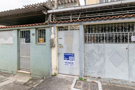 Fachada de casa à venda com 1 quarto, 60m² em Irajá, Rio de Janeiro