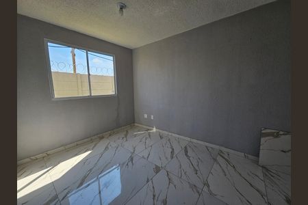 Sala de apartamento para alugar com 2 quartos, 38m² em Taquara, Rio de Janeiro