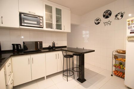 Casa à venda com 185m², 3 quartos e 2 vagasCozinha - Armários