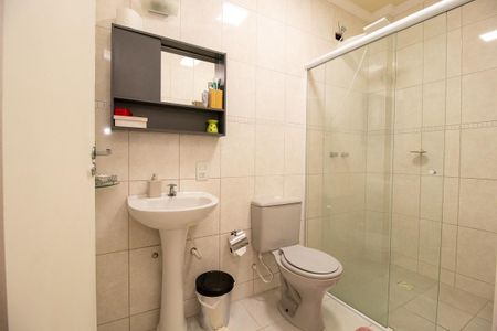 Casa à venda com 185m², 3 quartos e 2 vagasBanheiro Social