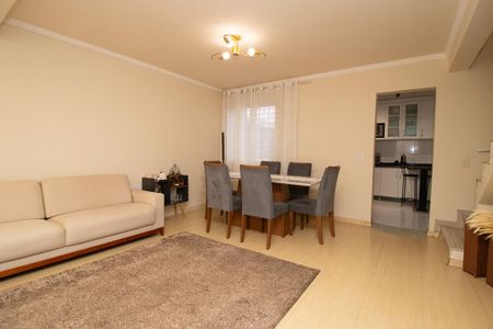 Casa à venda com 185m², 3 quartos e 2 vagasSala