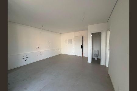 Sala / Cozinha de apartamento à venda com 1 quarto, 55m² em Centro, Curitiba