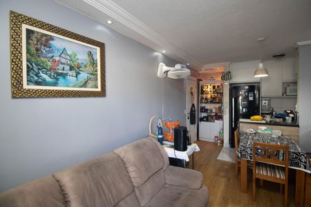 Sala  de apartamento à venda com 2 quartos, 53m² em Jardim Modelo, São Paulo