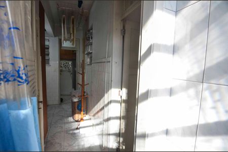 Apartamento para alugar com 75m², 2 quartos e sem vaga Apartamento para alugar com 75m², 2 quartos e sem vagaBanheiro de Serviço