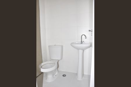 Apartamento à venda com 32m², 2 quartos e sem vaga Apartamento à venda com 32m², 2 quartos e sem vagaDetalhe - Banheiro Social