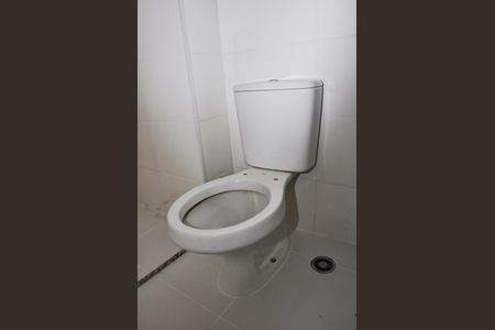 Apartamento à venda com 32m², 2 quartos e sem vaga Apartamento à venda com 32m², 2 quartos e sem vagaDetalhe - Banheiro Social