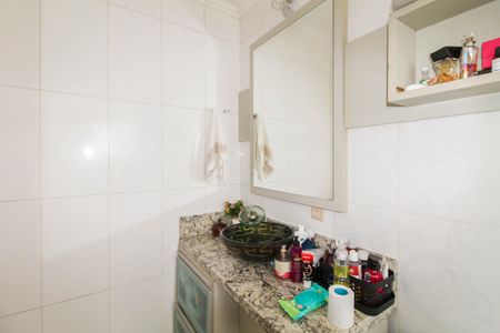 Casa de condomínio para alugar com 225m², 3 quartos e 3 vagas Casa de condomínio para alugar com 225m², 3 quartos e 3 vagasBanheiro da Suíte 2