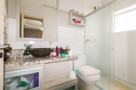 Casa de condomínio para alugar com 225m², 3 quartos e 3 vagas Casa de condomínio para alugar com 225m², 3 quartos e 3 vagasBanheiro da Suíte 2