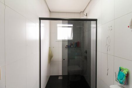 Casa de condomínio para alugar com 225m², 3 quartos e 3 vagas Casa de condomínio para alugar com 225m², 3 quartos e 3 vagasBanheiro da Suíte 1