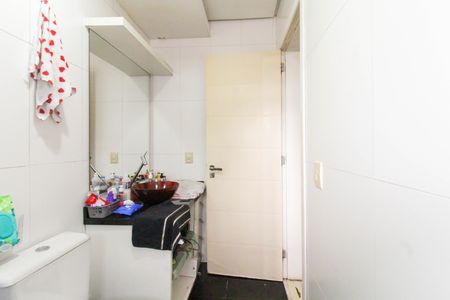 Casa de condomínio para alugar com 225m², 3 quartos e 3 vagas Casa de condomínio para alugar com 225m², 3 quartos e 3 vagasBanheiro da Suíte 1