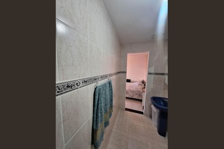 Banheiro da Suíte 1 de casa à venda com 5 quartos, 218m² em Serra Grande, Niterói