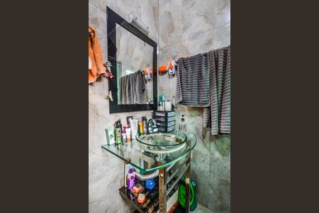 Casa à venda com 200m², 3 quartos e 2 vagas Casa à venda com 200m², 3 quartos e 2 vagasBanheiro Social