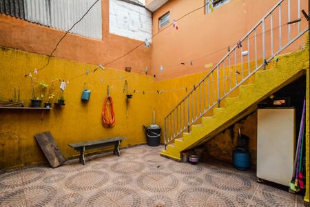 Casa à venda com 200m², 3 quartos e 2 vagas Casa à venda com 200m², 3 quartos e 2 vagasQuintal