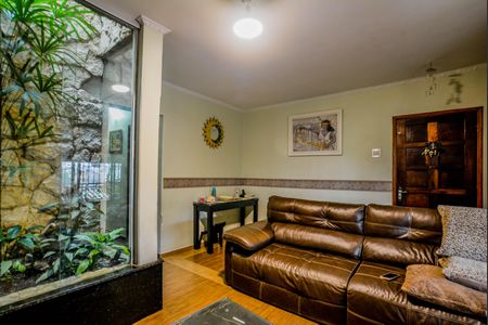 Casa à venda com 200m², 3 quartos e 2 vagas Casa à venda com 200m², 3 quartos e 2 vagasSala