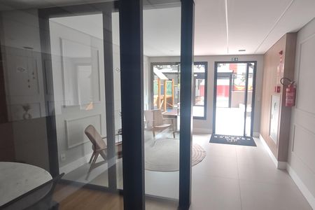Apartamento à venda com 66m², 2 quartos e 2 vagas Apartamento à venda com 66m², 2 quartos e 2 vagasHall social