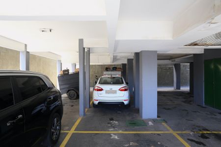 Garagem de apartamento para alugar com 2 quartos, 64m² em Sagrada Família, Belo Horizonte