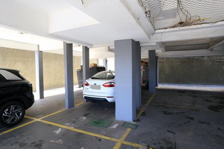Garagem de apartamento para alugar com 2 quartos, 64m² em Sagrada Família, Belo Horizonte