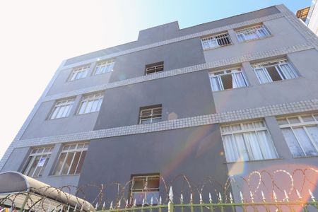 Fachada de apartamento para alugar com 2 quartos, 64m² em Sagrada Família, Belo Horizonte
