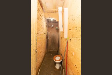 Banheiro de casa à venda com 1 quarto, 70m² em Conjunto Habitacional Aguia de Haia, São Paulo