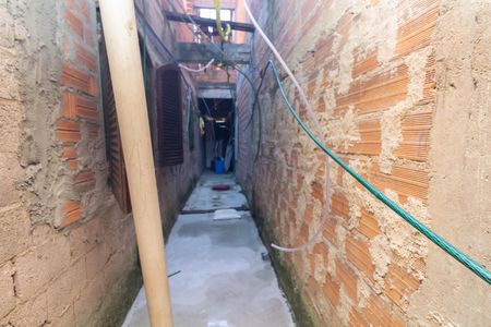 Corredor de casa à venda com 1 quarto, 70m² em Conjunto Habitacional Aguia de Haia, São Paulo