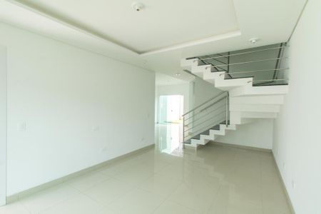 Casa à venda com 171m², 3 quartos e 2 vagas Casa à venda com 171m², 3 quartos e 2 vagasSala