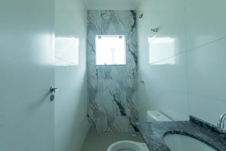Casa à venda com 171m², 3 quartos e 2 vagas Casa à venda com 171m², 3 quartos e 2 vagasBanheiro Social
