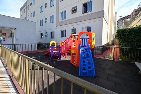 Apartamento para alugar com 44m², 2 quartos e 1 vaga Apartamento para alugar com 44m², 2 quartos e 1 vagaÁrea comum - Playground