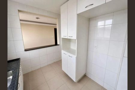 Apartamento para alugar com 90m², 3 quartos e 2 vagas Apartamento para alugar com 90m², 3 quartos e 2 vagasCozinha e Área de Serviço
