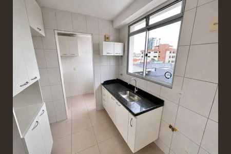 Apartamento para alugar com 90m², 3 quartos e 2 vagas Apartamento para alugar com 90m², 3 quartos e 2 vagasCozinha e Área de Serviço